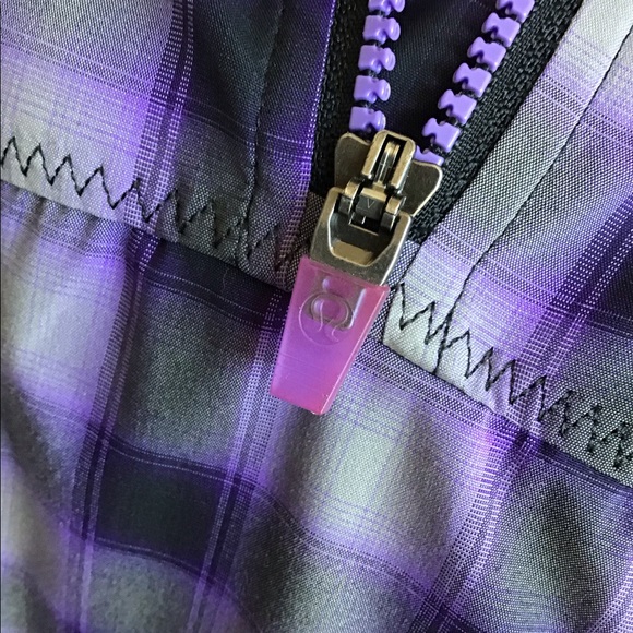 Lululemon hooded pullover with kangaroo pouch - Picture 5 of 12